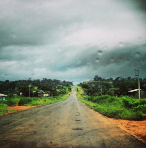 En el camino que lleva a Brasil. Fotografía de Kate Evans
