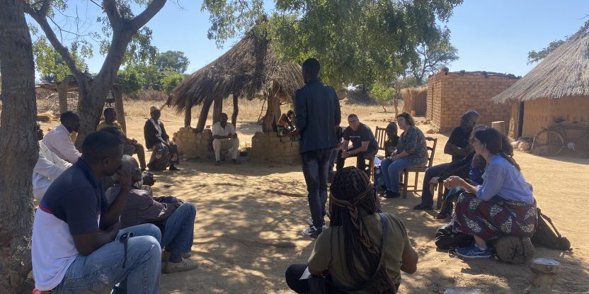 The COLANDS team reporting preliminary findings to the headwoman in Siankwembo. Photo by CIFOR-ICRAF